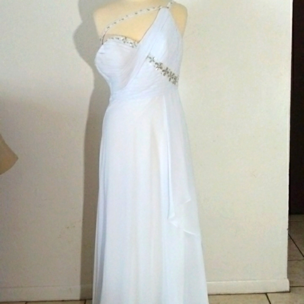 Women Maxi white wedding, prom  homecoming, party  formal dress size small